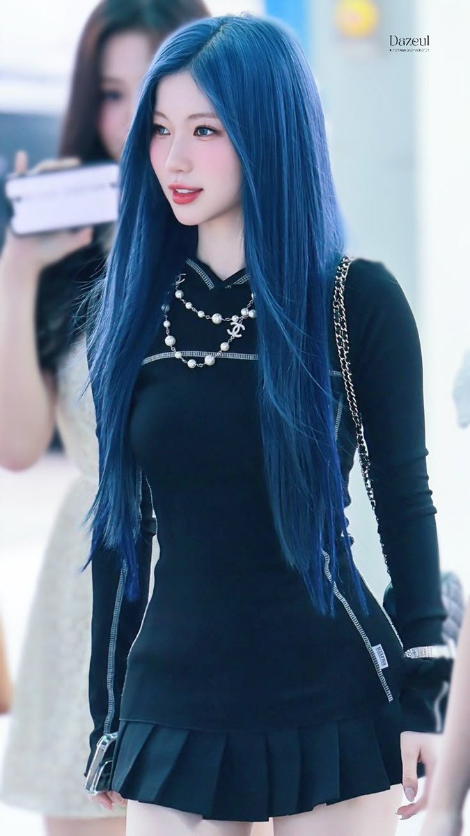 SANWISH67's tweet photo. Blue hair #ASA 🫶 https://t.co/IsMFBeotCl
