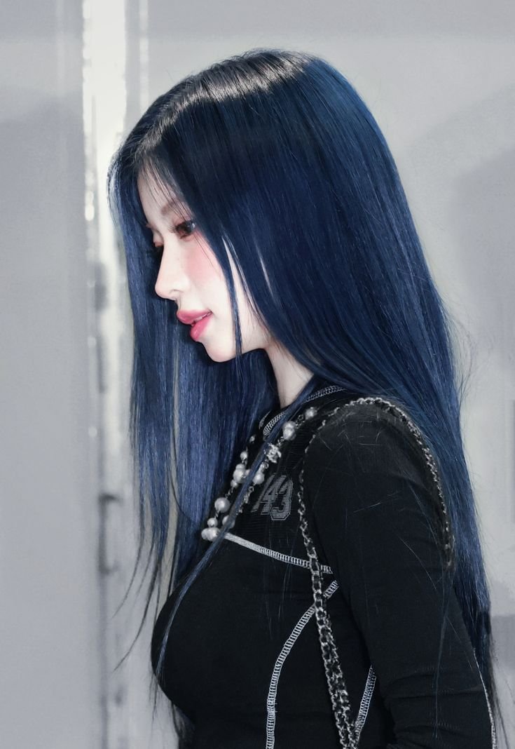SANWISH67's tweet photo. Blue hair #ASA 🫶 https://t.co/IsMFBeotCl