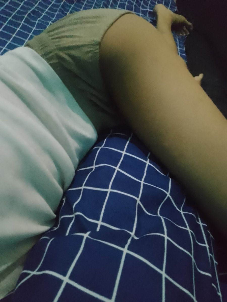 AquaBotol50's tweet photo. Give me hug https://t.co/yjHBy49kKW