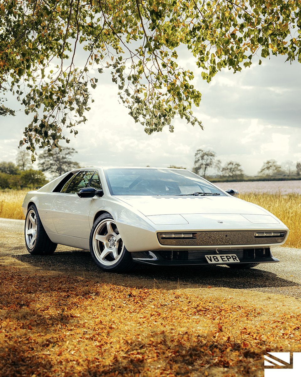 EncorDesign's tweet photo. What goes into a Series 1?
- Bespoke carbon fibre body
- Rebuilt Lotus V8 featuring forged pistons, improved cooling systems &amp; stainless exhaust
- Re-engineered gearbox - a joint project between Encor &amp; Quaife
- Upgraded suspension to Esprit Sport 350 spec
- AP Racing brakes https://t.co/8KN4Dl1SBb
