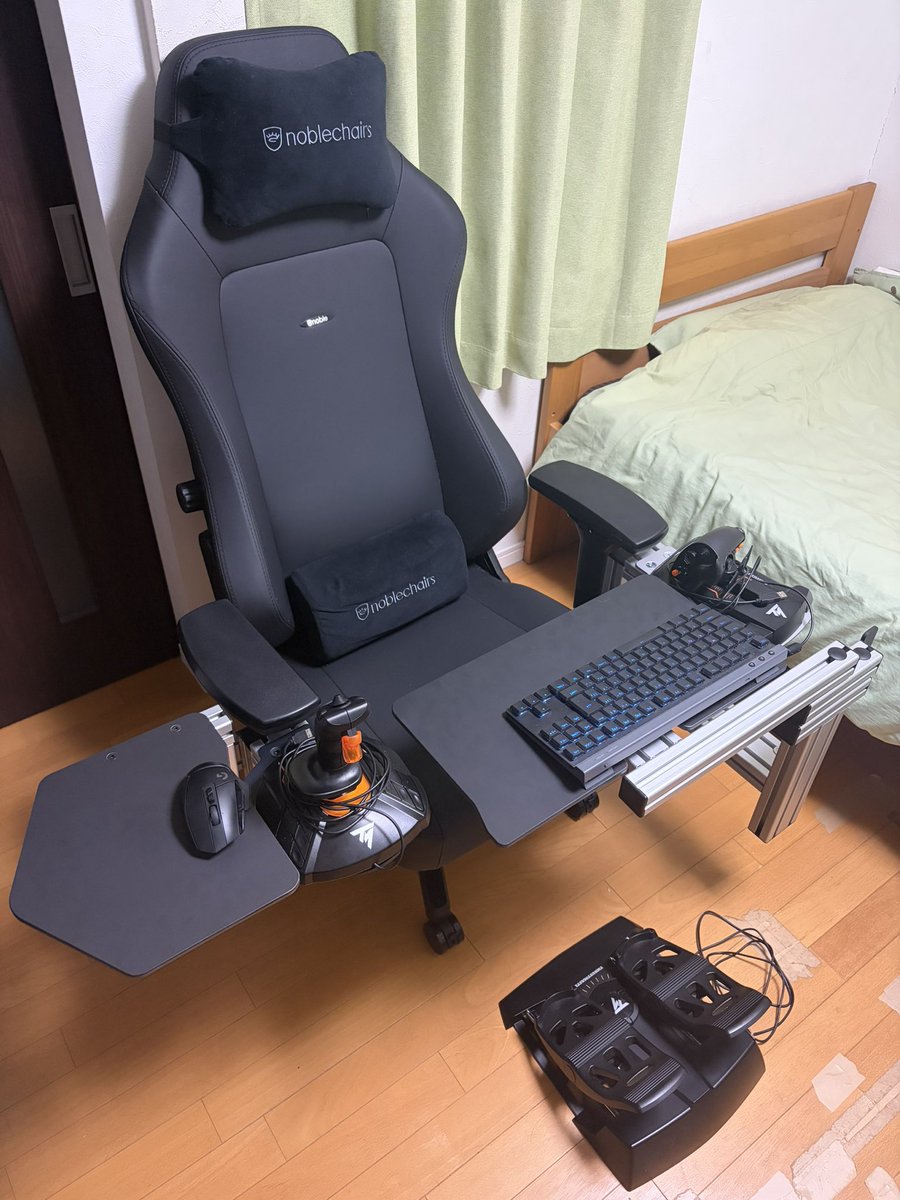 tashibe_'s tweet photo. my new cockpit… https://t.co/k8Jno71U2A