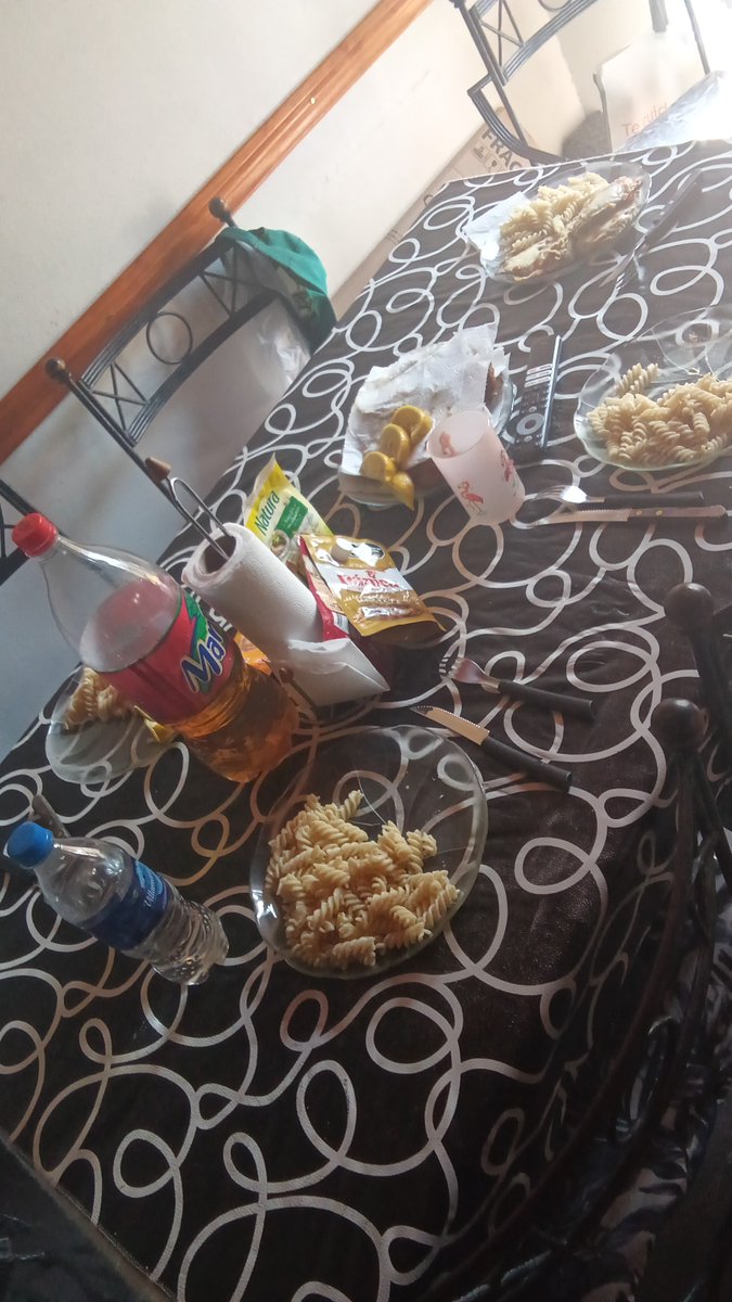 averlloraa's tweet photo. Pov: haces la comida pero no hay nadie https://t.co/JqGvVwnqBO
