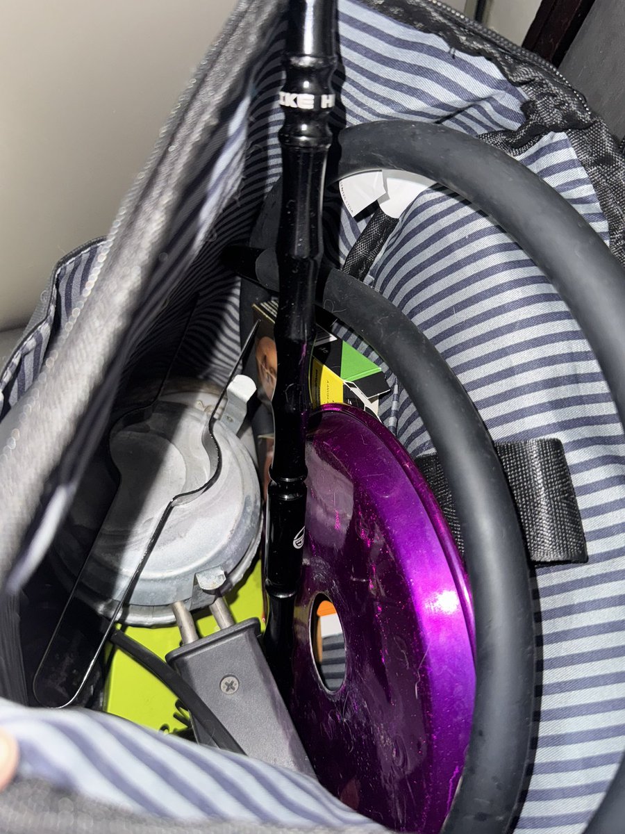 phnnyx's tweet photo. Galera, o teto do meu brother caiu então tô dando uma força e vendendo o narguile dele.
Tá pronto pra sessão 💨
Interessados podem chamar direto na DM dele para mais detalhes e negociação @CaioDelafiori 🔥
#narguile #kitcompleto #DeloComendoRaspaDeParede #oss https://t.co/kiwC23Qg3w