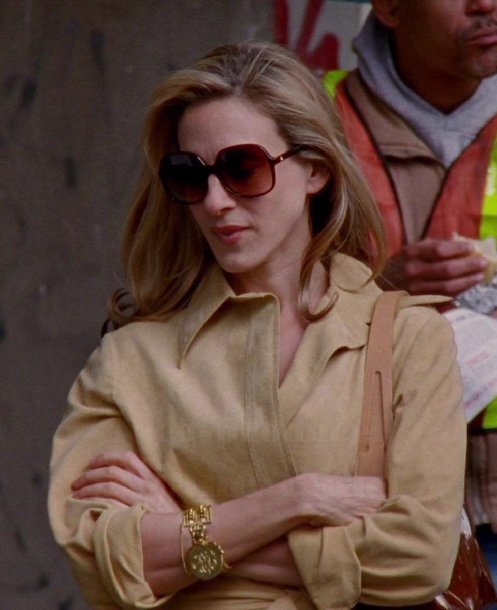 cestprada's tweet photo. carrie bradshaw in her first lady era https://t.co/Av5mRYXLzW