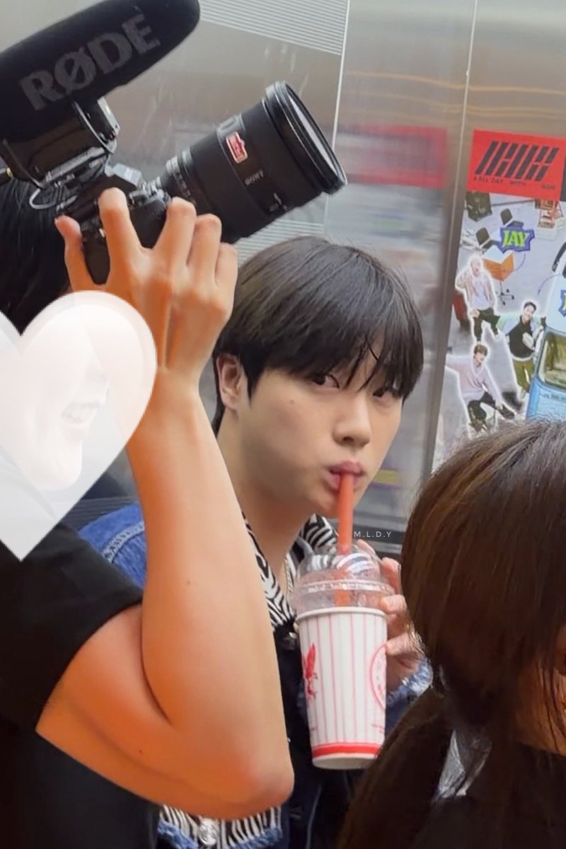 melodysssong's tweet photo. 귀엽다ㅋㅋ https://t.co/vegOIySo6L