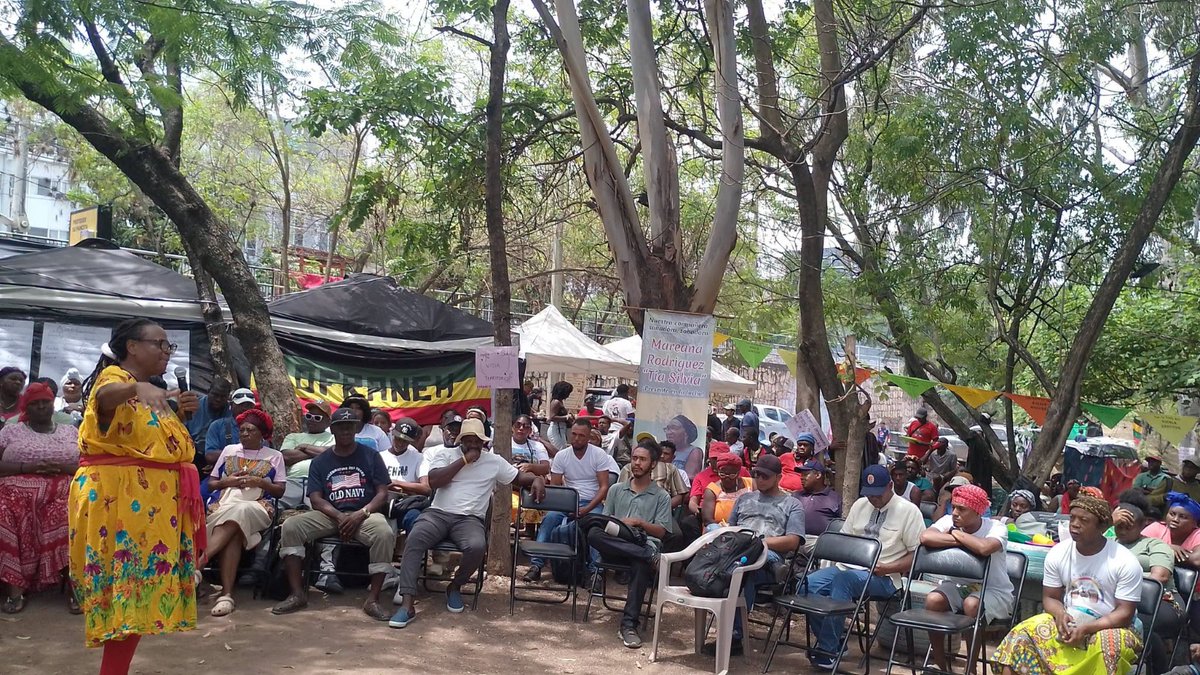 CESPAD_HONDURAS's tweet photo. Desde el 10 de agosto, la OFRANEH y diversas organizaciones se mantienen firmes frente al Palacio de Justicia en Tegucigalpa.  ¿Qué exigen?

-Derogación del Decreto 107-2026 (Ley Agroindustrial) que criminaliza y facilita desalojos.
-Alto a la violencia y desalojos arbitrarios.
-Cumplimiento de las sentencias internacionales de la Corte IDH a favor del pueblo Garífuna.  

Lo que inició como una protesta por los derechos ancestrales garífunas y fallos de la Corte IDH, se ha transformado en la Alianza Campesina, Indígena y Popular: un movimiento articulado para frenar el despojo, exigir control judicial y defender el espacio cívico en el país.

Lee el análisis completo en el siguiente enlace: 
https://t.co/jDQ2Elf0PZ