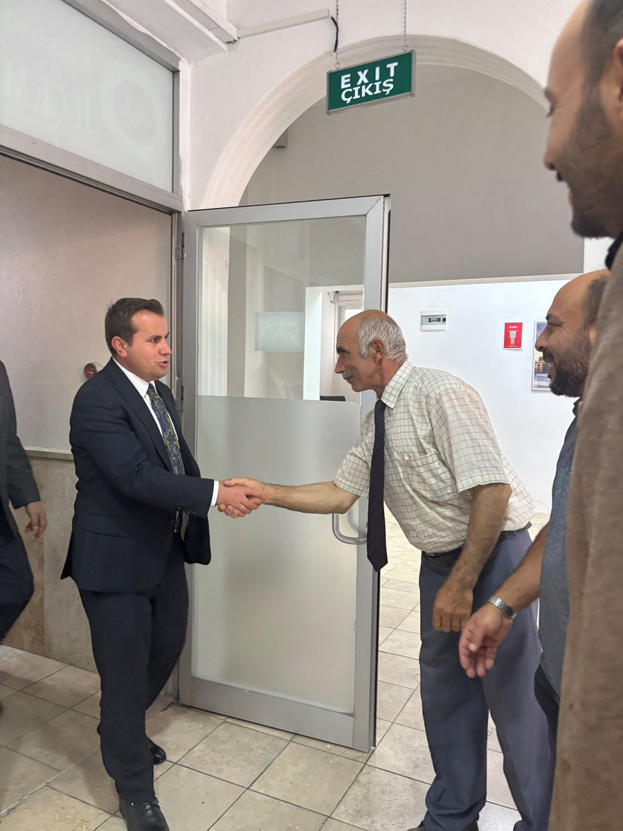 EmirdagKaymakam's tweet photo. Kaymakamımız Adem Topaca, 

✔️Emirdağ İlçe Müftülüğünü ve 
✔️Emirdağ Ticaret Odası Başkanlığını ziyaret etti. 

Ziyaretlerde yürütülen çalışmalar hakkında bilgi alışverişinde bulunuldu. https://t.co/mBSKrP2xDg