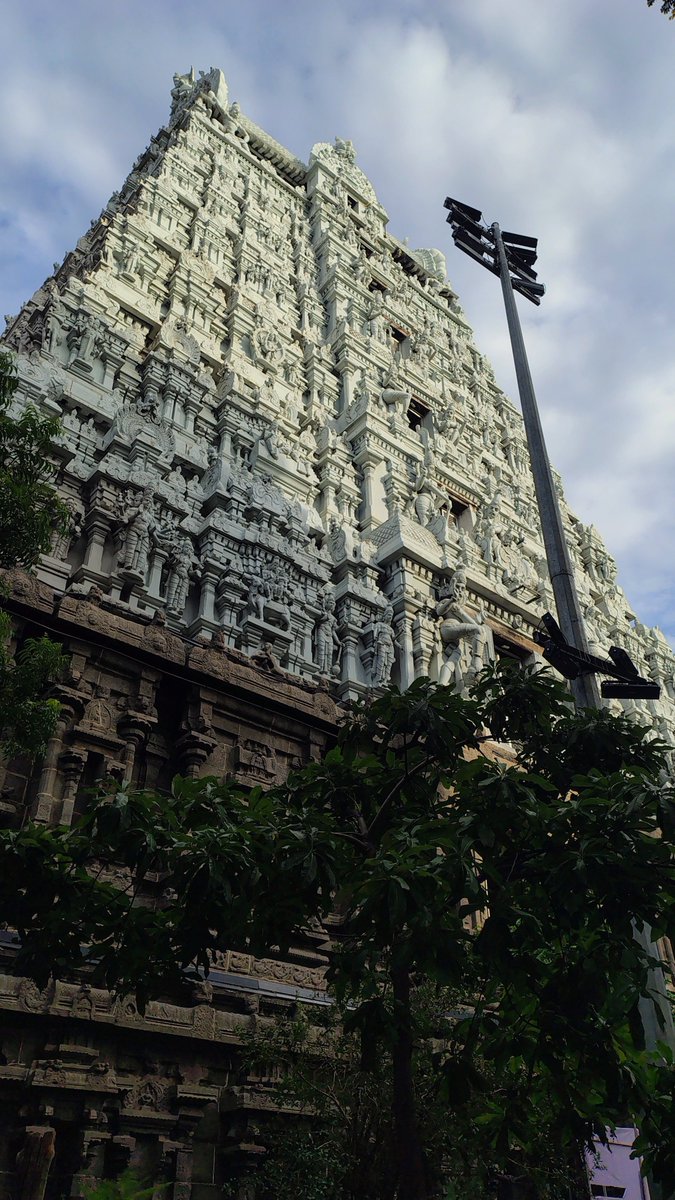 SachinSoonthodu's tweet photo. Some places hit you differently! 
#Tiruvannamalai #Tamilnadu

#travelphotography #photography #SachinSPhotography #backpack #backpacker #travelgram #travelindia #trekking #traveling #tourism #adventure #Karnataka #tourismindustry #solo #bike #Bengaluru #Trending https://t.co/0D9N8gCOmO