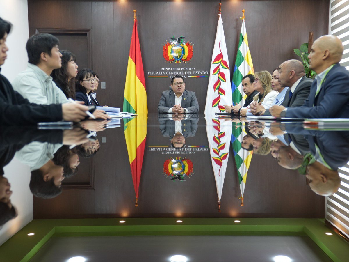 FGE_Bolivia's tweet photo. 📍FISCALÍA GENERAL DEL ESTADO Y KOICA AVANZAN EN PROGRAMA DE CAPACITACIÓN ESPECIALIZADA PARA PERITOS DEL IDIF

https://t.co/bNNk2jzTik

#EcosistemaROMA
#MinisterioPúblicoBolivia
#RogerMariacaFiscalGeneral https://t.co/IQjk9qj5Tf