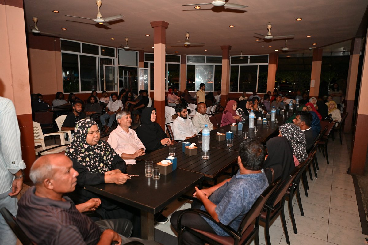 Mohamedfaisalv's tweet photo. MDP riyaasee primary Candidate @abdulla_shahid MDP Membarunaai badhalu kurehvun kuriyah dhanee.. @aabaareh https://t.co/WOq1ITn6LJ