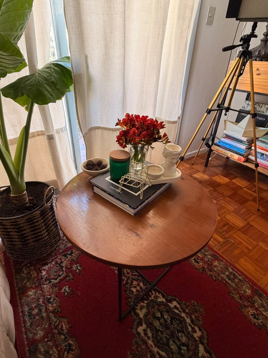 cremayfresas's tweet photo. MUEBLES EN VENTA ‼️
vendo sillón de 2 cuerpos CHESTERFIELD, de pana anti-manchas y mesa ratona de madera.
Se retira por Villa del Parque, CABA. Escucho ofertas. https://t.co/2dbpERPsFN
