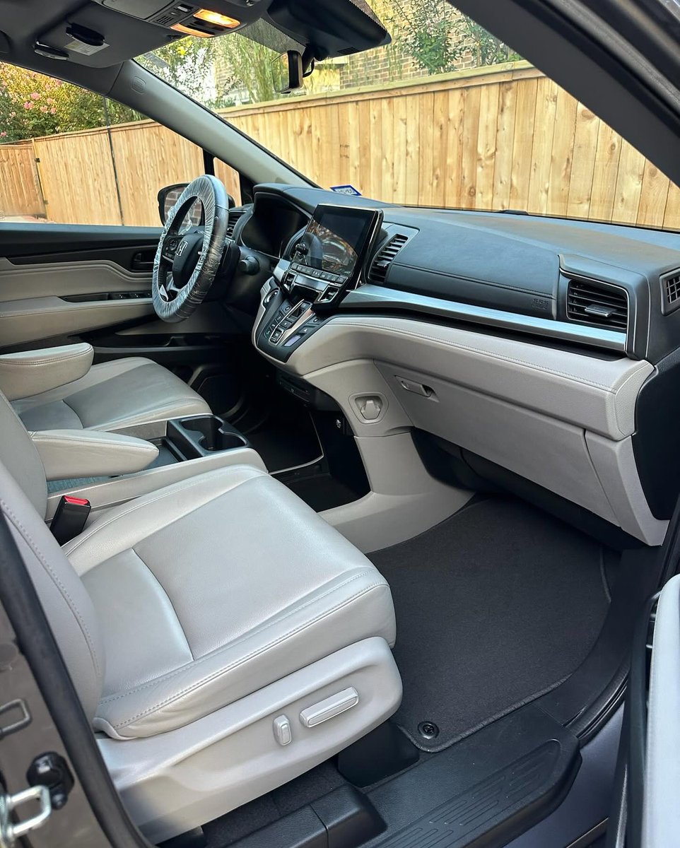 franklin880909's tweet photo. Not gonna lie… Lubbock wind and daily driving make a mess fast. If your seats or carpets look rough, we’ll clean them at your place. No shop. No waiting. Just DM us. https://t.co/uydpmW4YGr