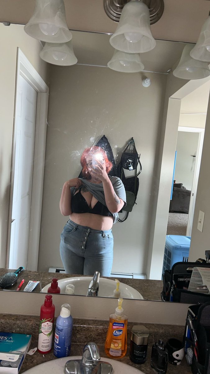 gabriellsco's tweet photo. I wanna dye my hair again 😫 orange was such a vibe https://t.co/THT6uN1qcG