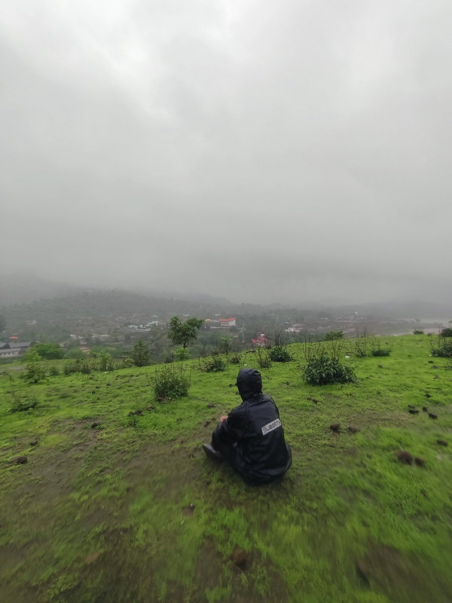 AdarshDubey008's tweet photo. UP se nikla tha safar ke liye, Maharashtra ne dil jeet liya. ⛰️🌊 🚀🚀 https://t.co/iO7kjy55cO
