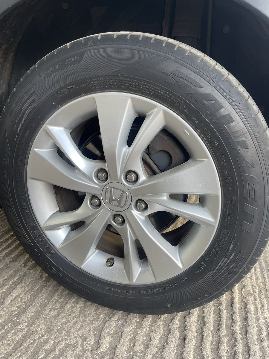 Georaine's tweet photo. Genuine (set of 4) 16 inch Honda Vezel Wheel | 5 holes | Accord CRV CIVIC CRZ Odyssey - Used like New | Going at K945,000.00 | With Free Delivery within Blantyre  | Contact: +265 995 470 174 https://t.co/EJnJcpL4HU