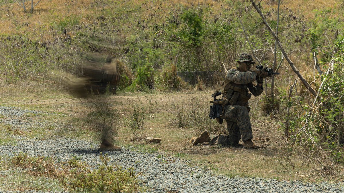 The24MEU's tweet photo. Hunting Ghosts
@USMC Marines with #v32, #lcf24, conduct a counter-UAS patrol base exercise.
U.S. military forces are deployed to @Southcom area of responsibility, in support of #JTFWHEM and @DeptofWar-directed operations. https://t.co/LcXCeeWWMT