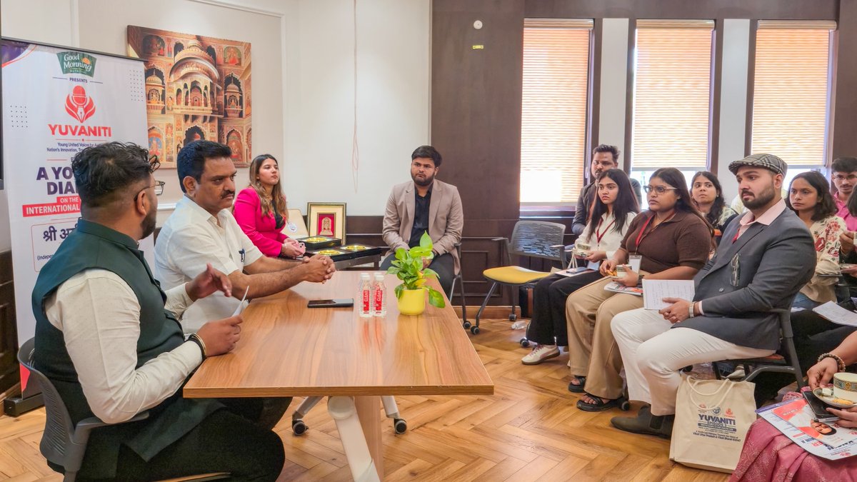 asim_arun's tweet photo. युवाओं की सक्रिय भागीदारी से ही होगा लोकतंत्र और मज़बूत

आज अंतरराष्ट्रीय लोकतंत्र दिवस के अवसर पर भागीदारी भवन, लखनऊ में आयोजित YUVANITI-3: A Youth-Led Dialogue में प्रदेश के 18 जनपदों से आए युवाओं के साथ लोकतंत्र, समान अवसर, नीतियों और भविष्य की दिशा पर सार्थक चर्चा हुई।

युवाओं की ऊर्जा, नए विचार और नवाचार विकसित उत्तर प्रदेश एवं विकसित भारत के संकल्प को साकार करने में महत्वपूर्ण भूमिका निभाएंगे।

सभी युवाओं को बहुत शुभकामनाएं।