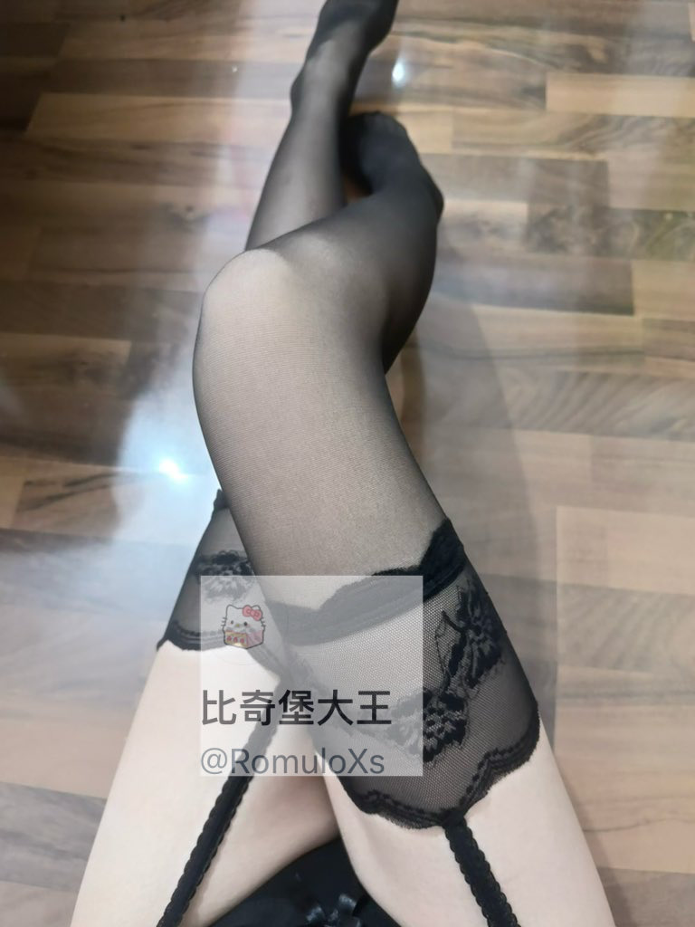 RomuloXs's tweet photo. 看看腿 #女高 https://t.co/OKHdPyXv2G