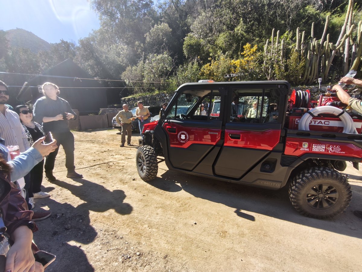 rmunda's tweet photo. Saliendo del parque nacional La Campana, dónde le entregamos a Conaf dos Vehículos UTV 4x4 y 2 drones de alta gama para reforzar sus capacidades de prevención y combate ante incendios y búsqueda de personas desaparecidas, 140 millones app., Ley de incendios ahora... https://t.co/EtDzwpxQBg