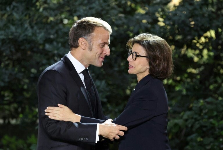 GrandserreSylv1's tweet photo. Dati enfin au tribunal pour corruption passive, trafic d’influence passif et recel d’abus de pouvoirs et d’abus de confiance. Autant de griefs qui n'auront pas empêché Macron d'en faire une
exécrable ministre de la Culture, missionnée pour casser le service public. Bon débarras. https://t.co/DLWYOMxvGt