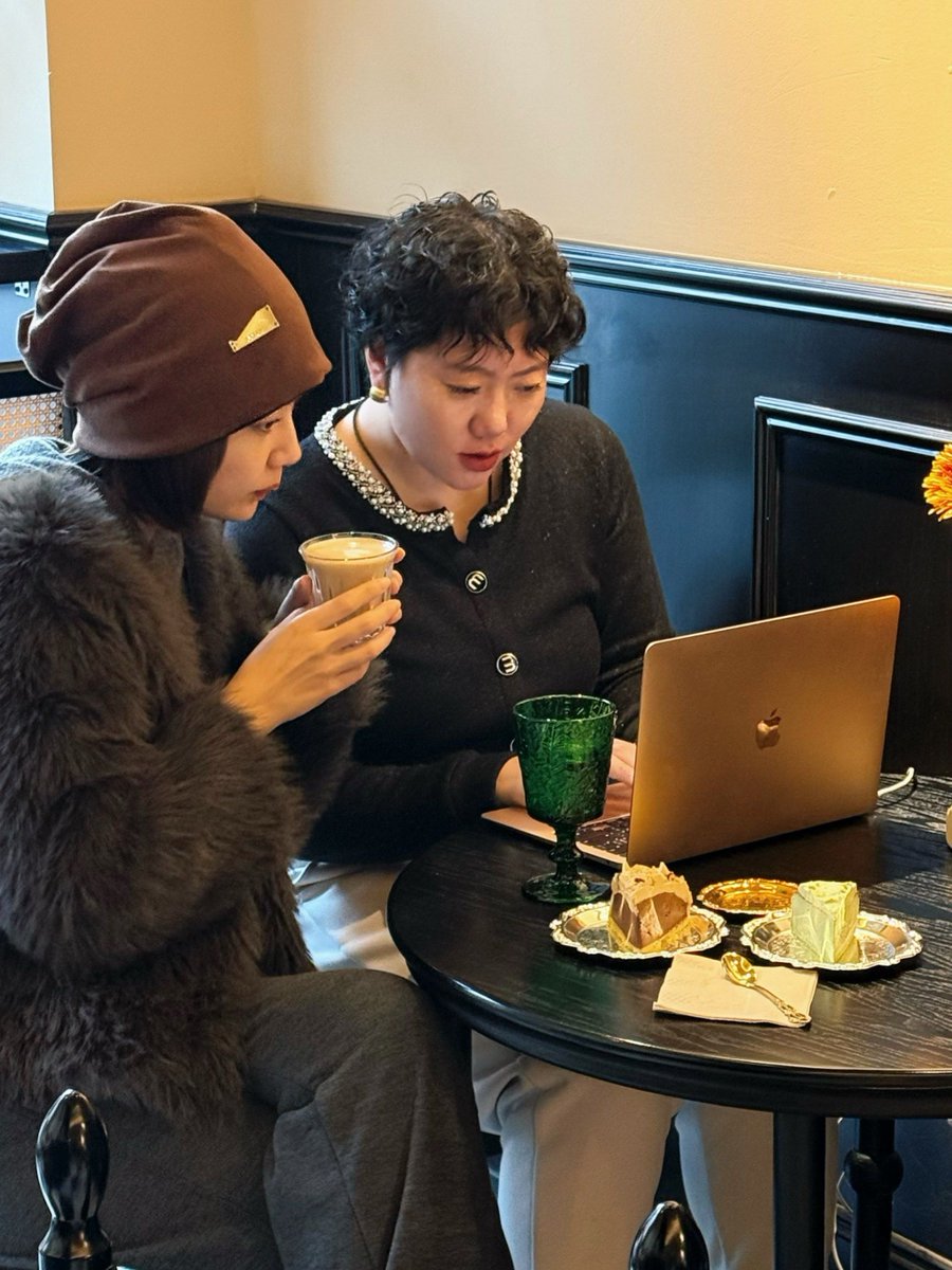 alinr602702's tweet photo. Just got coffee with a friend who’s been feeling off lately. Listening without jumping to fixes made all the difference—small chats mean so much more than we think. https://t.co/CNWTBmHouD