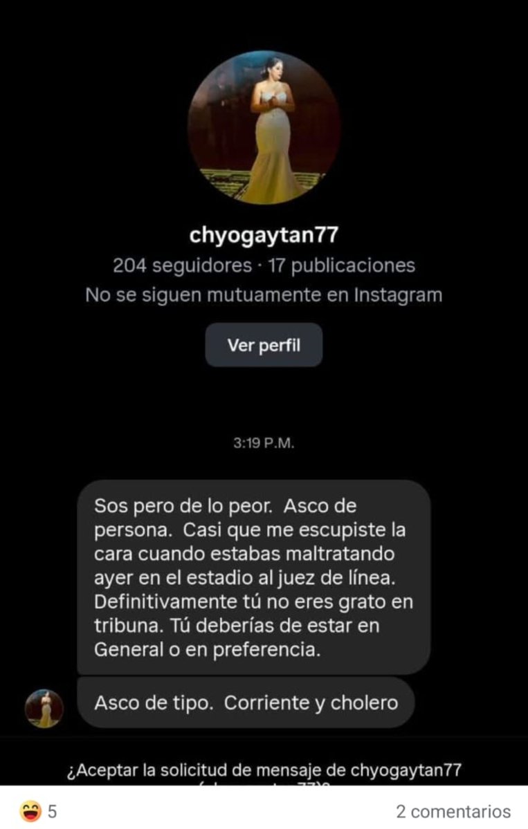 GRANDESOLOUNO's tweet photo. Tu prima lady tribuna, flor de barranco.  Paraaa flor de la feria xd. 

Juez de linea. 🥲 

Volvieron estos hdp que van por una foto al trebol. https://t.co/fUsjKBbfyu