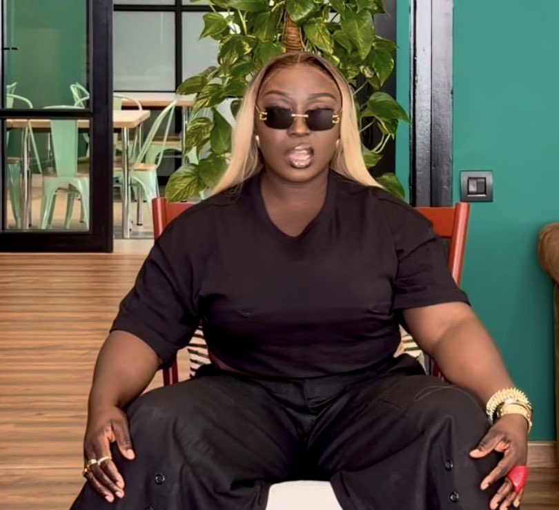 Charts_Ghana's tweet photo. 🏆 BREAKING 💥

@eno_barony has won Female Rap Act of the Year at the just-concluded 11th AFRIMMA Awards! 🔥

➖ This marks Eno Barony’s 2nd AFRIMMA win in history 🎉

Another major continental recognition for the Ghanaian rap goddess⚡���

#ChartsGhana🇬🇭 #11thAFRIMMA https://t.co/F73r6wbHO2
