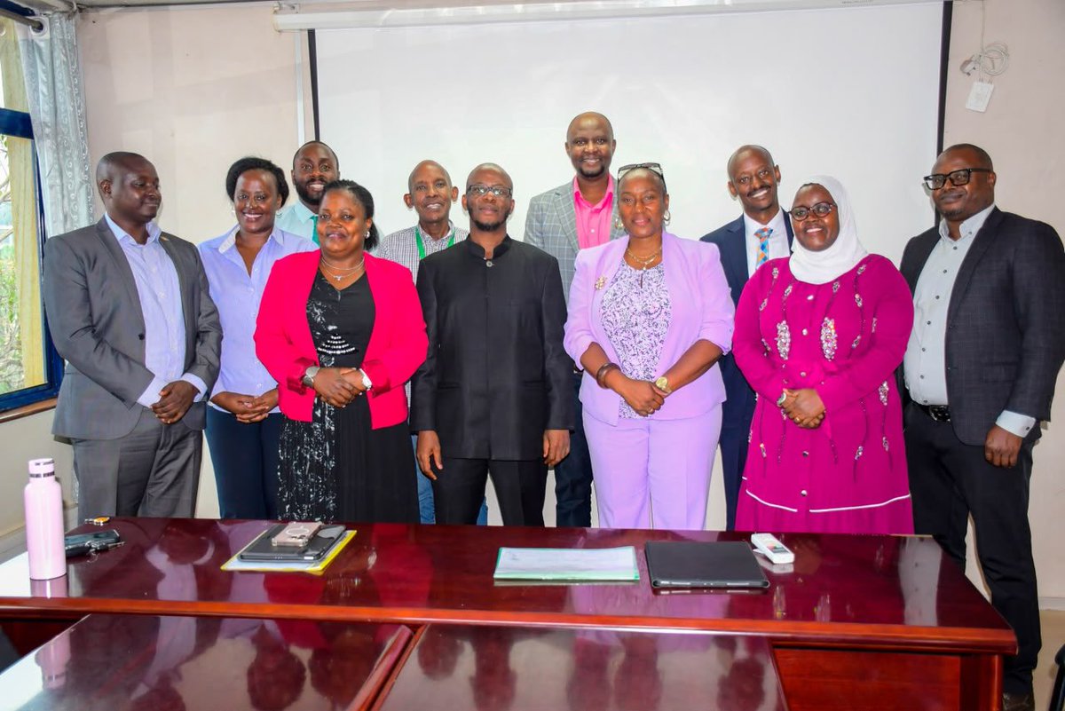 pamdebams's tweet photo. Green growth is not a choice between the environment and the economy—it requires advancing both. Productive engagements today with NEMA ED Dr Barirega Akankwasah and team
on policy reforms to protect our natural heritage, support local investors and deliver sustainable growth. 🇺🇬 https://t.co/mqW8ULQNnH