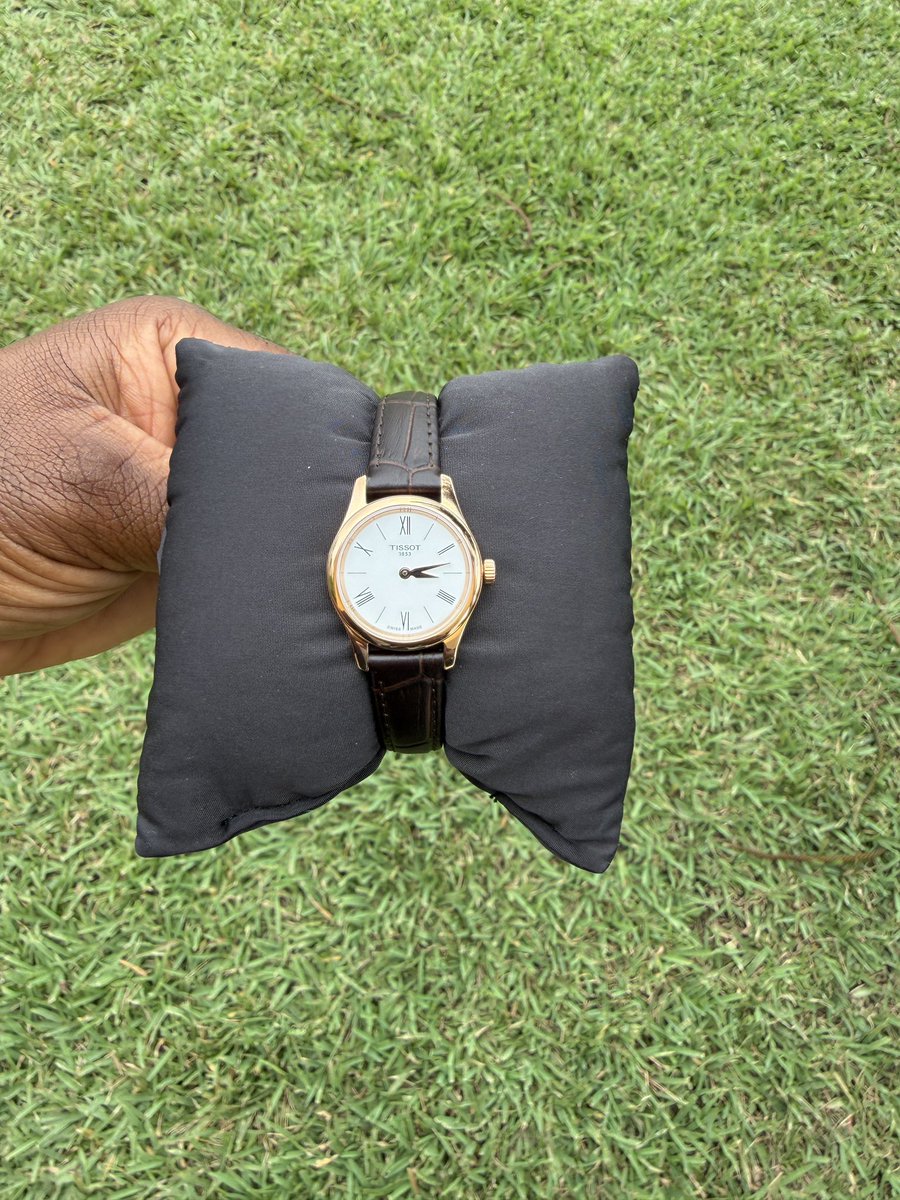 god_swayy's tweet photo. LADIES😍😍
TISSOT  TRADITION 5.5 
BROWN LEATHER WATCH
🚨¢4800
☎️0242375533 https://t.co/YNWhbNGJXD