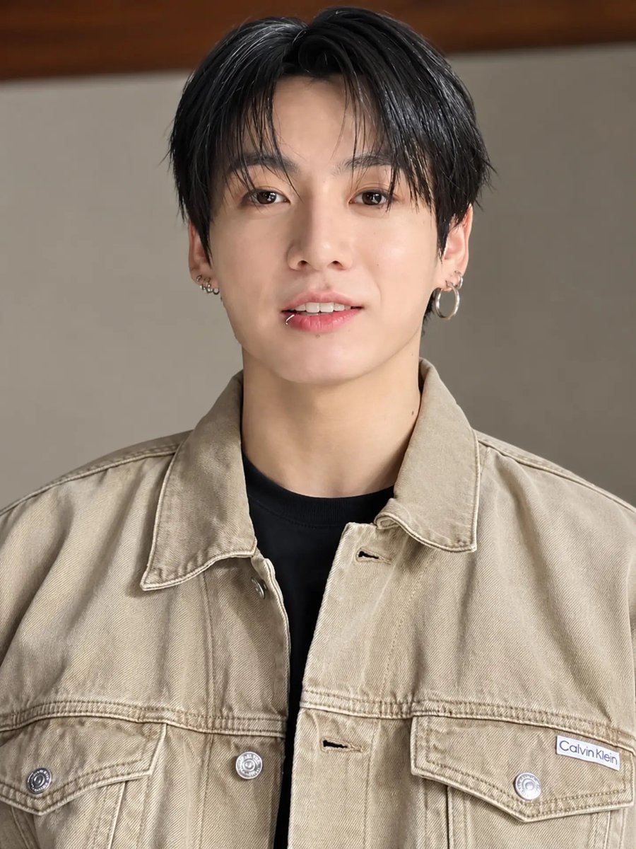 g0ldenjungk0ok's tweet photo. 😏🩶🧡 https://t.co/9ASlhAlye8