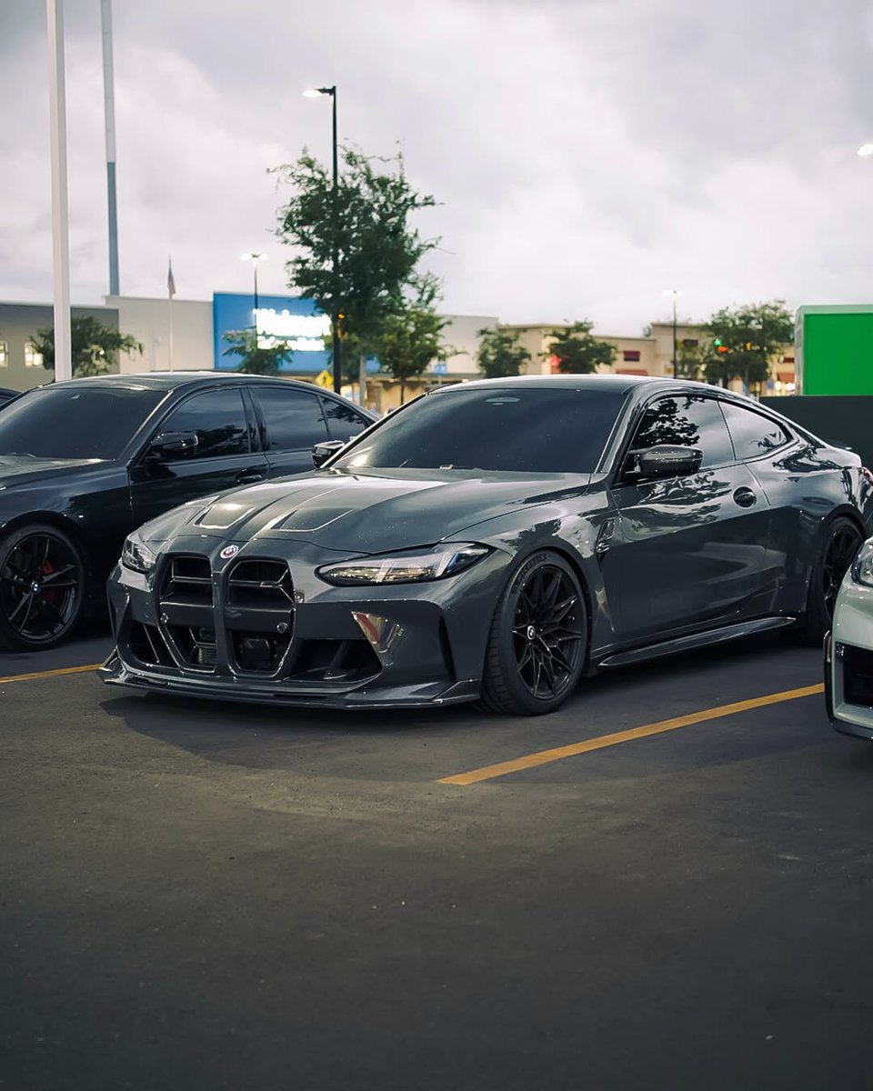 MariaGodinoL's tweet photo. Some moments from a local meet. My content may not be used for flyers. https://t.co/FoDi4XxofK