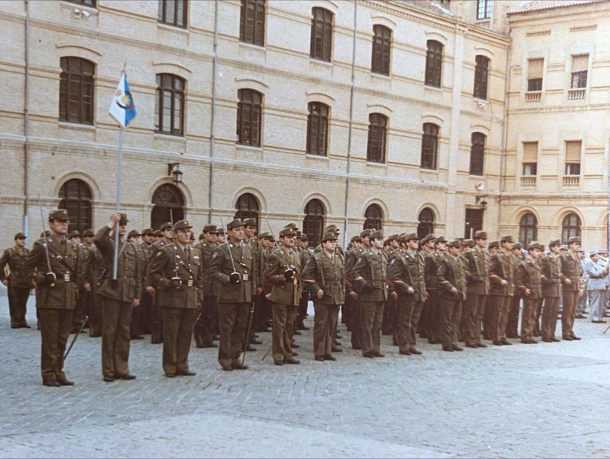 amucint's tweet photo. Formación de la Compañia de Intendencia de la Agrupación Mixta de Encuadramiento de la Academia General Militar. https://t.co/Hj1PfUncs8