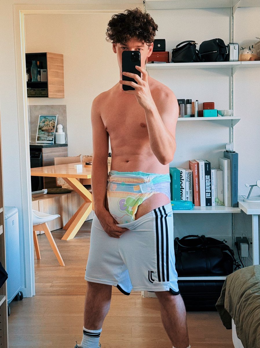 alpha_abdl's tweet photo. Back to diapers after a full pup weekend at Folsom Berlin 🐶🇩🇪. 
Puppy side on Instagram: akio.pup https://t.co/XOYHySgEbx