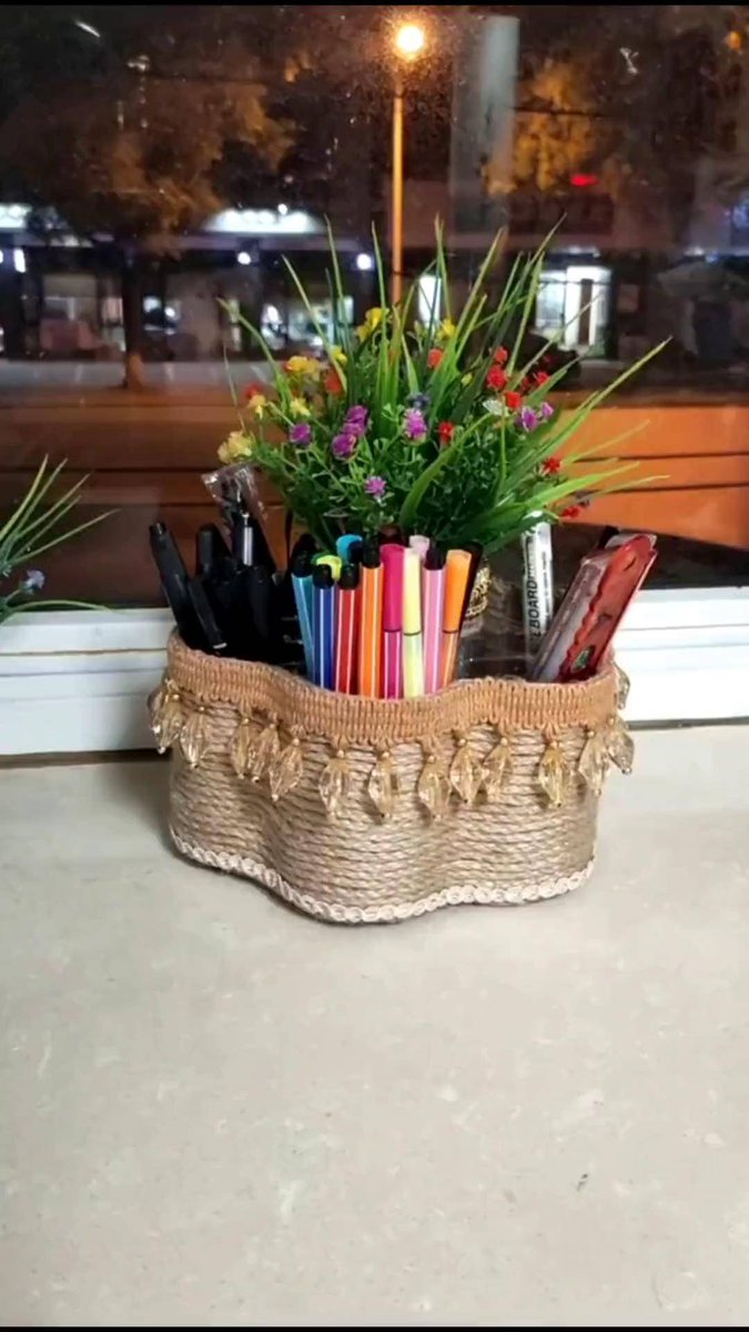 winkt274764's tweet photo. Just turned my old mason jar into a gorgeous desk pen holder with twine and paint—small DIY win that spruced up my workspace instantly! , https://t.co/gJCnOBRg4c