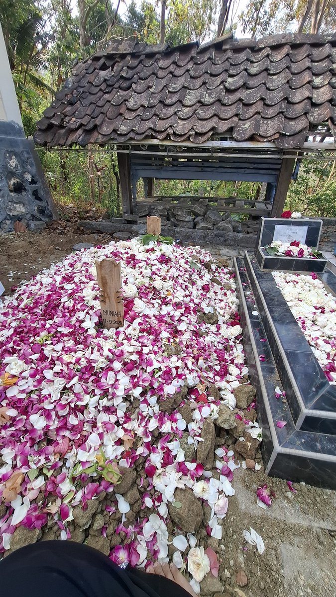 maacaaci's tweet photo. nyesel se nyesel nyeselnya, taun ini gak ada foto bareng pas lebaran😭😭 aku kemana dan ngapain sih waktu ituu💔 https://t.co/92KRj3uXNO