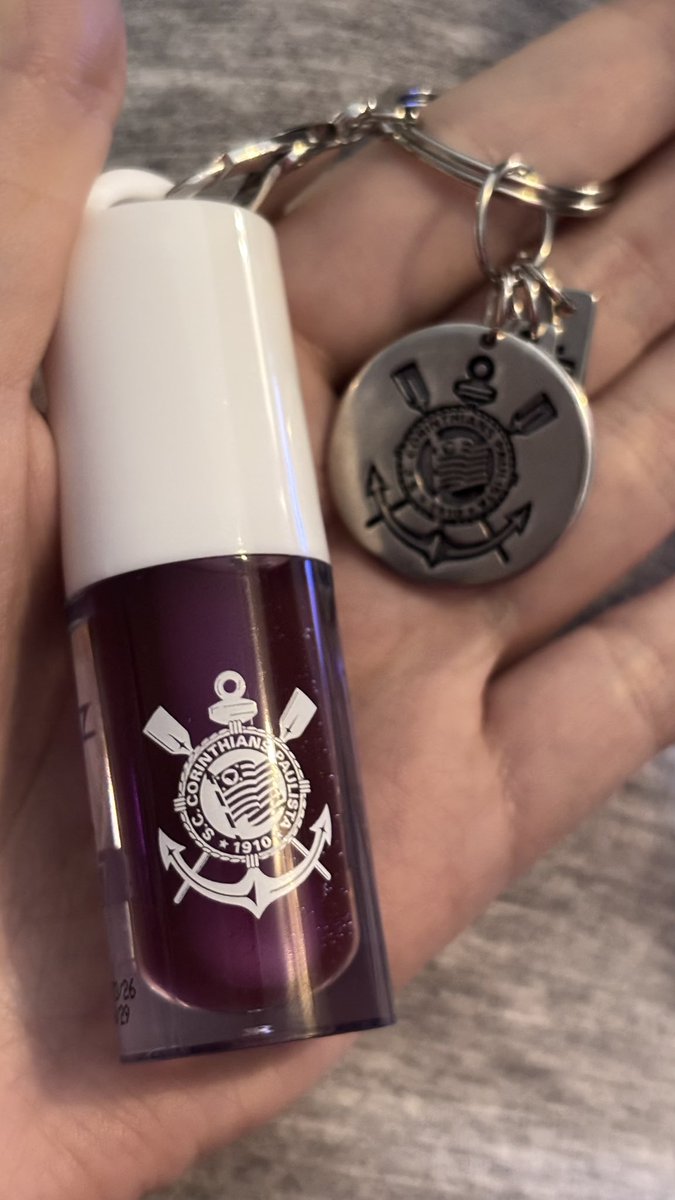 anapcfr's tweet photo. Muito just a girl https://t.co/nlpnbOu4Q5