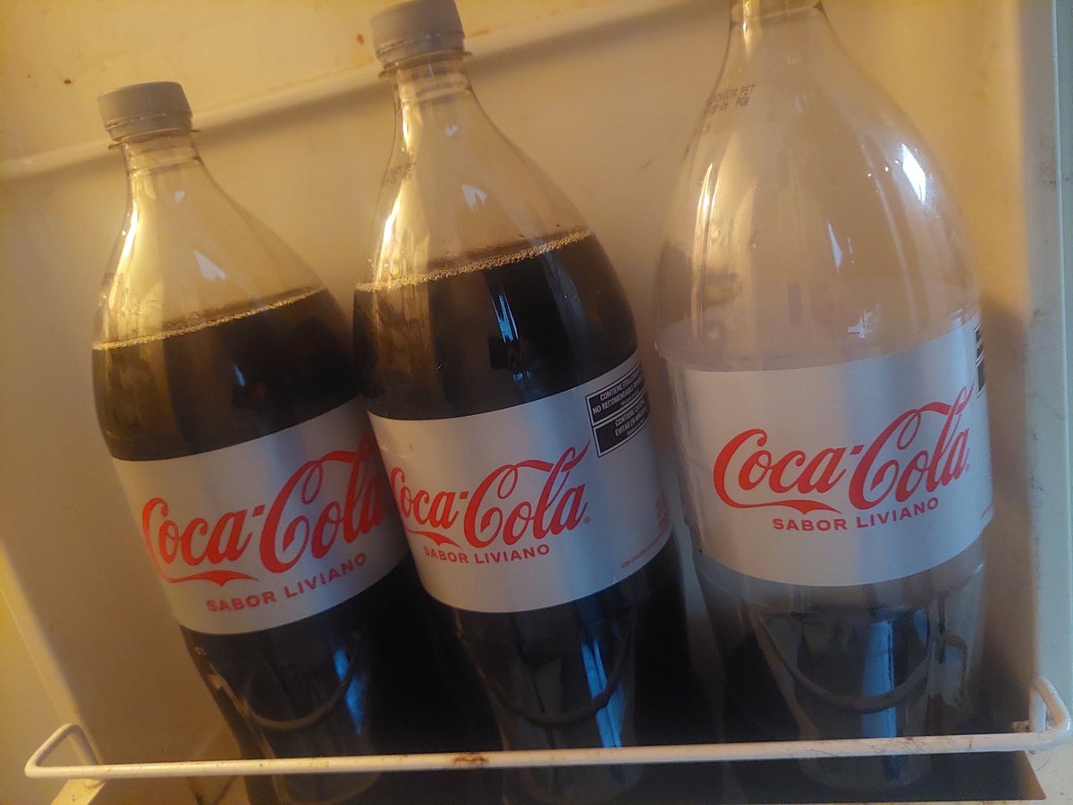 notmalamy's tweet photo. Ventajas de vivir sola es poder comprar gaseosas y que nadie me diga nada lol https://t.co/3B0YWQbT8u