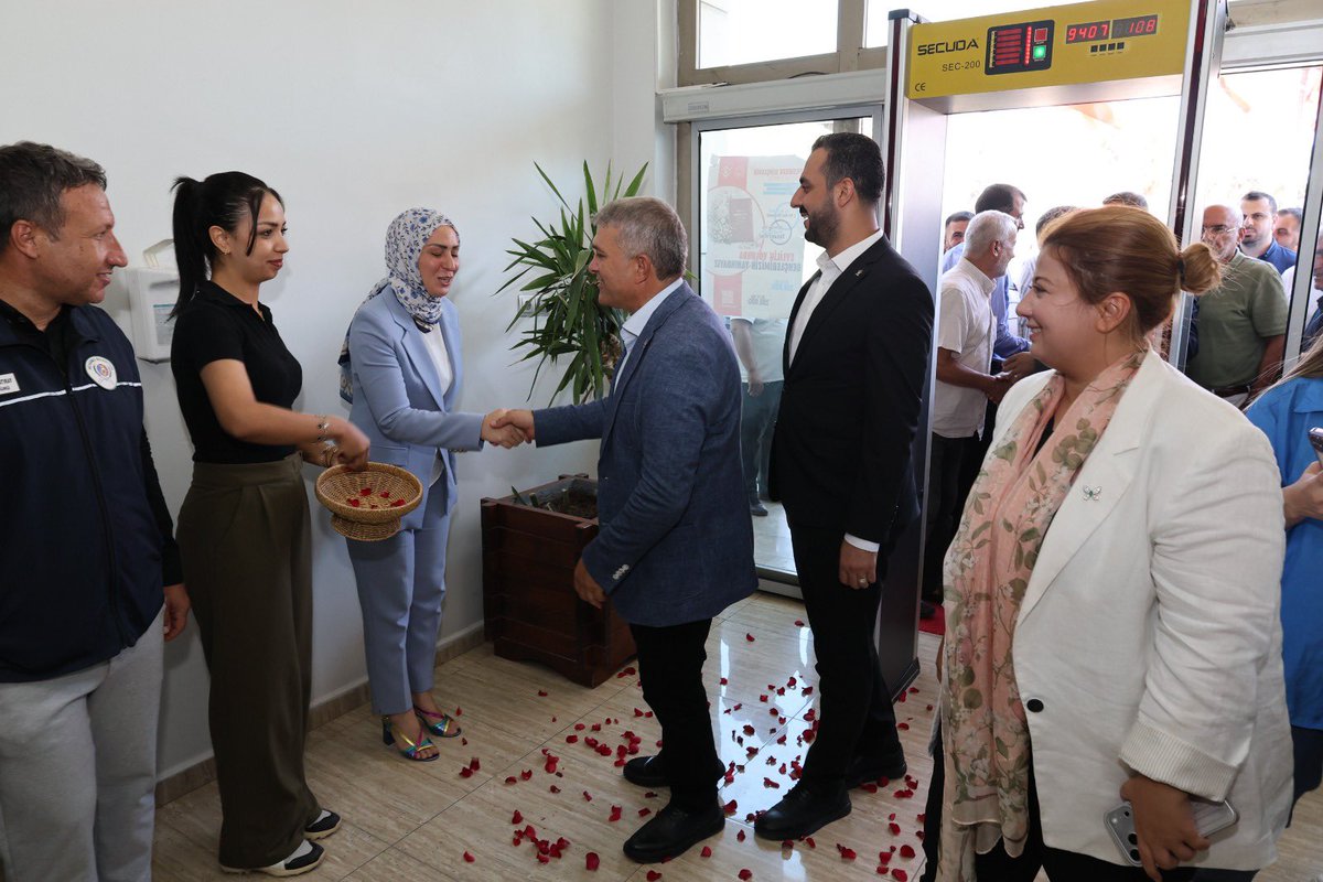 avfatmagulcalim's tweet photo. 📍 Reyhanlı Belediyesi

Milletvekilimiz Sn.Adem YEŞİLDAL, İl Başkanımız Sn.Mustafa ERDOĞAN ve teşkilatımızla birlikte Reyhanlı Belediye Başkanımız Sn.Ahmet Salman YUMUŞAK’ı ziyaret ettik.

Reyhanlı’mıza kazandırdığı hizmetler ve özverili çalışmaları için Belediye Başkanımız Sn.Ahmet Salman YUMUŞAK’a teşekkür ediyoruz.