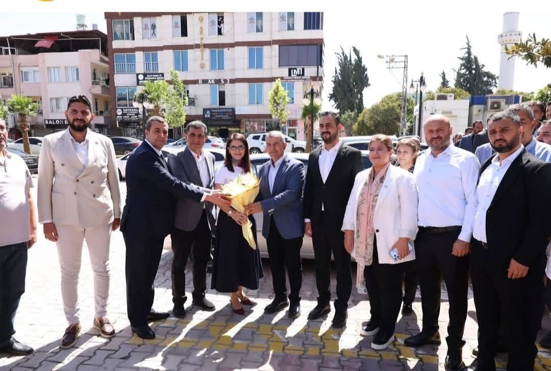 avfatmagulcalim's tweet photo. 📍 Reyhanlı Belediyesi

Milletvekilimiz Sn.Adem YEŞİLDAL, İl Başkanımız Sn.Mustafa ERDOĞAN ve teşkilatımızla birlikte Reyhanlı Belediye Başkanımız Sn.Ahmet Salman YUMUŞAK’ı ziyaret ettik.

Reyhanlı’mıza kazandırdığı hizmetler ve özverili çalışmaları için Belediye Başkanımız Sn.Ahmet Salman YUMUŞAK’a teşekkür ediyoruz.