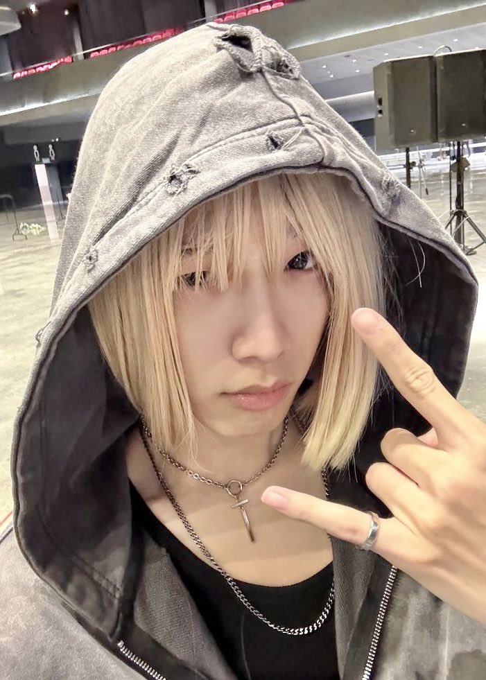 kh1ovele's tweet photo. เสียง 🖤🐈‍⬛⛓️                                   หน้า 🩷💄🌸 https://t.co/xcKstFqoAn