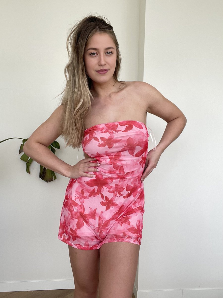 pennymaykittenz's tweet photo. Drop a ❤️ if I can be your first trans girlfriend 🥰 https://t.co/Sx7IDy5me5