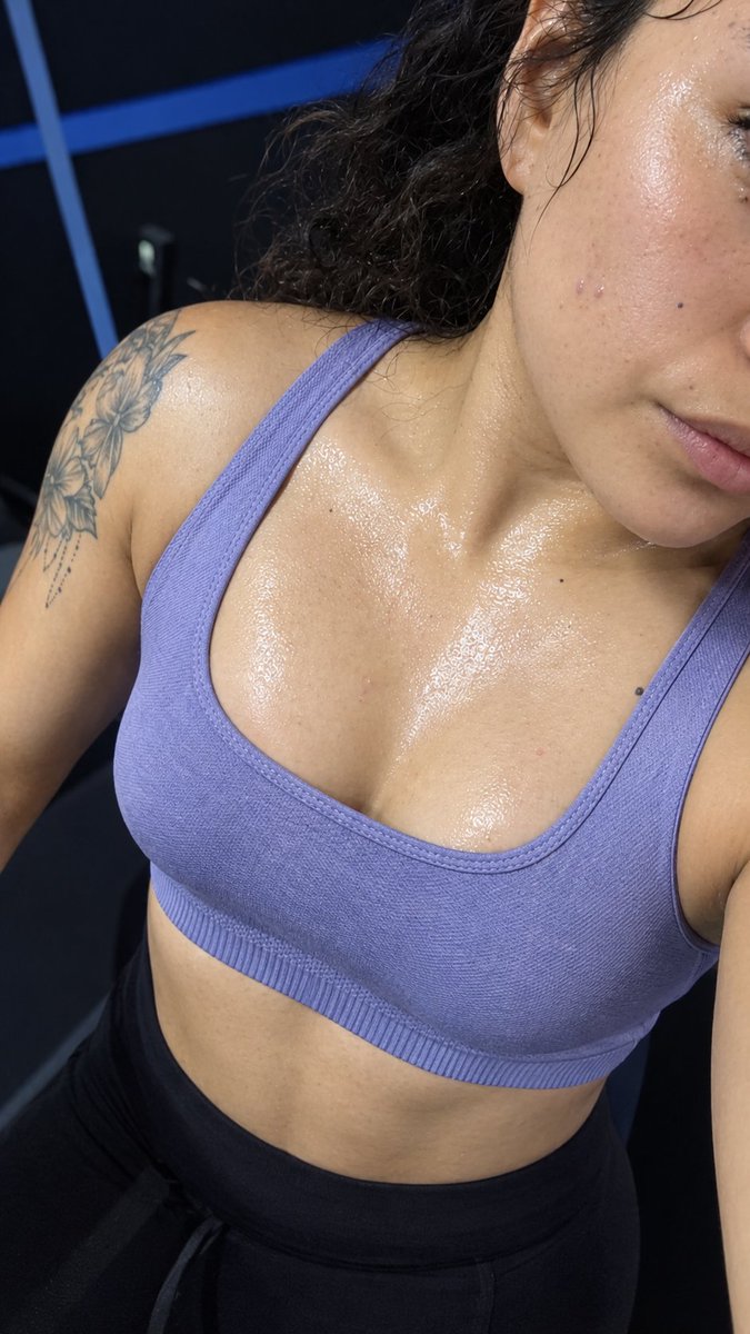 VanesaFelipe3's tweet photo. ¿Listo para ver lo que me inspira en privado? #PostWorkoutGlow #SweatyAndSexy #GymGirlNextDoor #FitAndTattooed #BehindTheScenes #SpicyFitness #NoFilterNeeded #WorkoutGlow #ThirstyThursday #SultryGym https://t.co/3qaSx0AGu6 https://t.co/KM6vnXWOSw