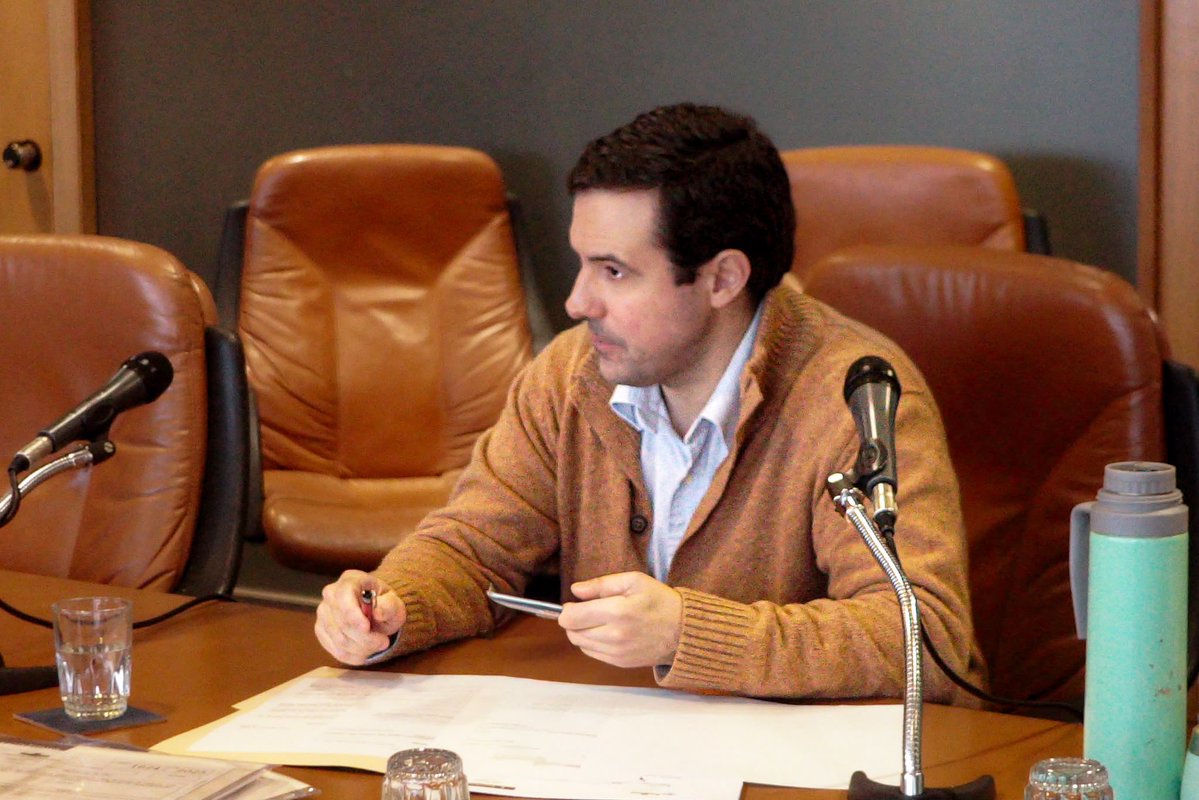 fepreco's tweet photo. 🏛️ Hoy discutimos en la Comisión de Salud la ampliación de los espacios libres de humo a zonas abiertas destinadas al deporte o recreación de niñas y niños.

🚬 🚫 Iniciativa para seguir potenciando ambientes libres de humo, regulados por la Ley Antitabaco en Uruguay, una legislación de avanzada y de amplio reconocimiento internacional para nuestro país.

🫂 Un avance más en políticas de cuidados de la salud.