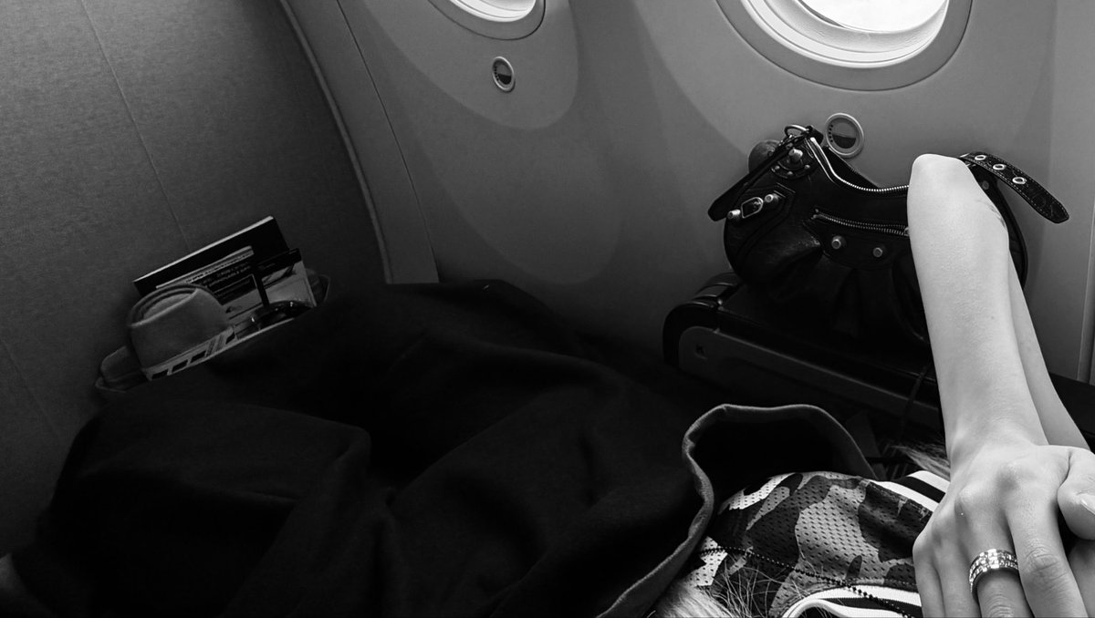 coffeeeeeflo's tweet photo. 🛫🇯🇵🇯🇵🛬
(대충도쿄에2번다녀왔다는뜻) https://t.co/9JHHjrhgMj