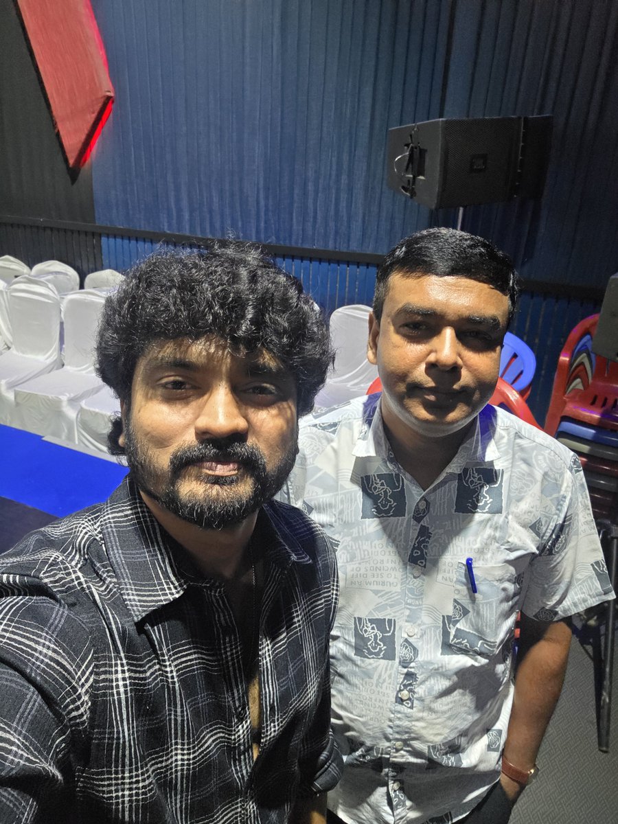 meenakshinews's tweet photo. #TheDarkHeaven 3.5/5

வரிசையாக கொலைகள். அதை செய்வது சாத்தானா? சைக்கோவா? ஆசாமியா? வேறு யாருமா?

சஸ்பென்ஸ் நிறைந்த விறுவிறு திரில்லர் படம். அடுத்தடுத்த திருப்பங்கள், கொலைக்கான காரணங்கள், முடிச்சு அவிழும் இடம் நச். பரபர திரைக்கதை, கிளைமாக்ஸ் மிரட்டல்

சித்து, ரித்விகா கேரக்டர்,  நடிப்பு, கதைக்களம் அருமை. இயக்குனர் பாலாஜி நல்லதொரு படம் கொடுத்து இருக்கிறார்.

Unraveling the Biggest Mystery in Theatres From September 18. 

@its_Sidhu__ @balajibmass @manojbmass @manibk17
@PROSakthiSaran @Editonraaja @sakthibalaji1
#thedarkheaven