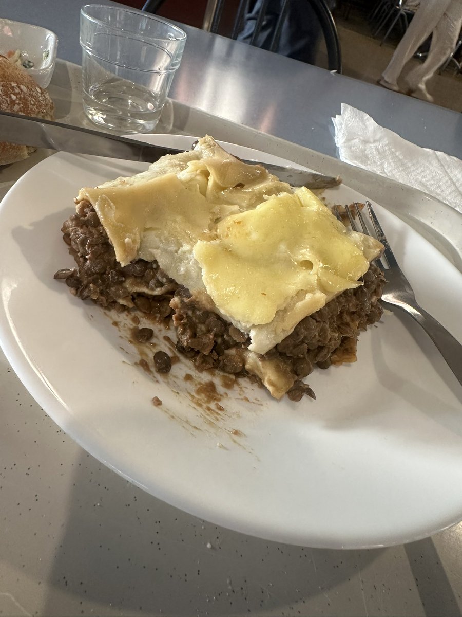 Yugram___'s tweet photo. Je balance le crous m’ont mis de la3dess dans les lasagnes c’est quoi ce terrorisme alimentaire https://t.co/d68XeJyImx