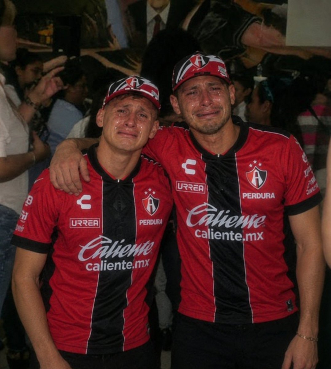 JMBarb09's tweet photo. De ser verdad que Capasso va a empezar a jugar mal porq sacaron a Schlegel de Atlas, la directiva lo debería rescindir.

Ni que fuera la primaria para estar deprimidos porque se va tu compañerito.

Afortunadamente, son chismes de redes, Manu es un profesional y lo va a dar todo. https://t.co/3qyS0IybuE