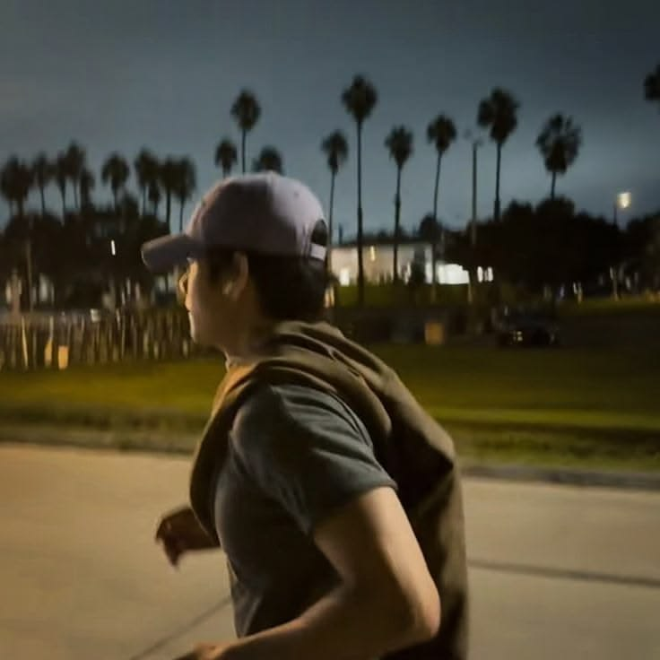 thvgaggedme's tweet photo. he looks so fine in caps https://t.co/lEICXIV02B