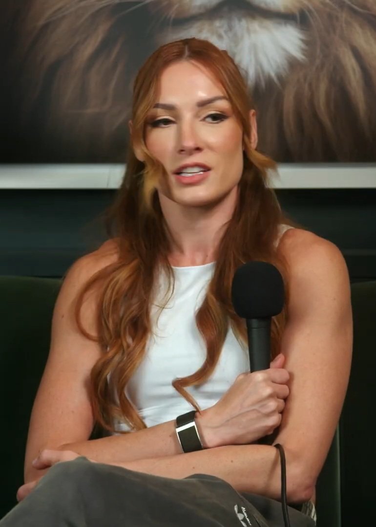 num1beckyplace's tweet photo. Oh Becky, you’re a fine lady https://t.co/6EkWUgCdqs