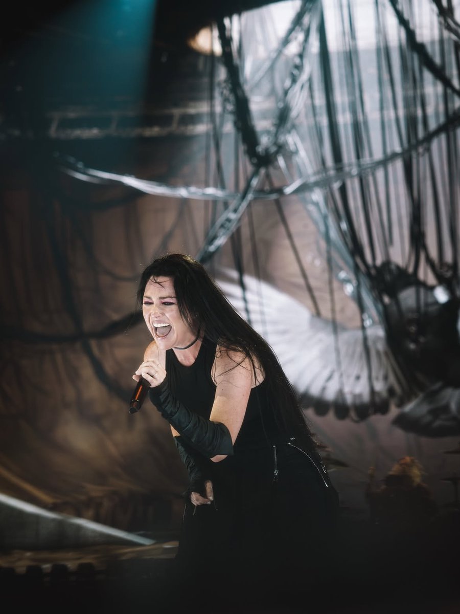Darkaurore's tweet photo. #Evanescence ♡ https://t.co/G6ZzWX9ZkX